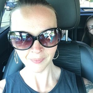 Meet your Posher, Carrie